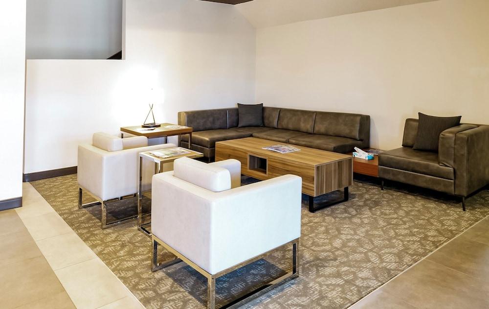 Wingate by Wyndham Owensboro photo 10