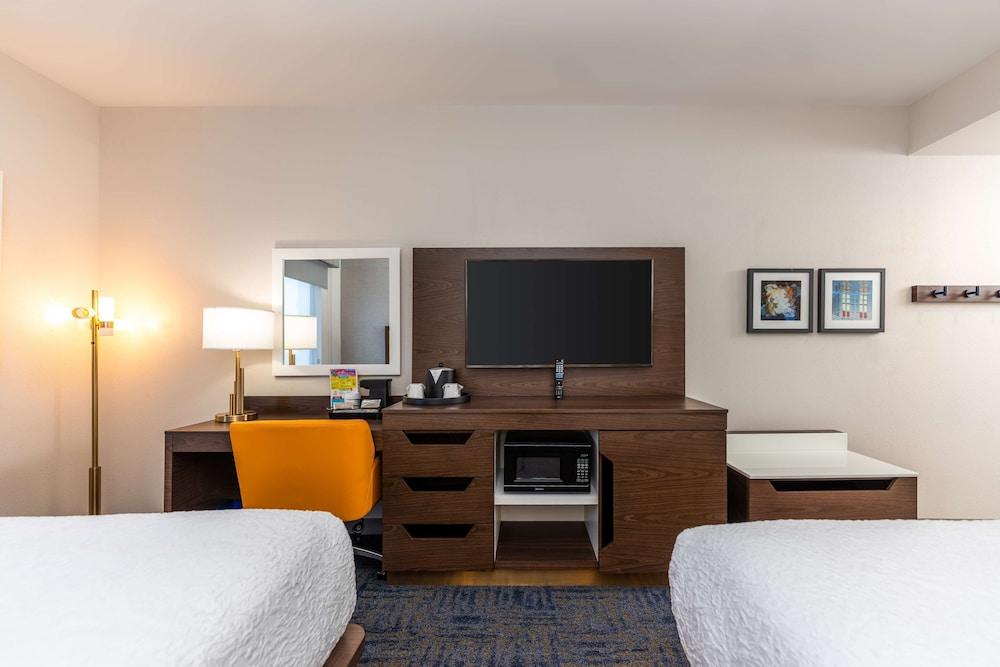 Hampton Inn & Suites Houston Sugar Land photo 11