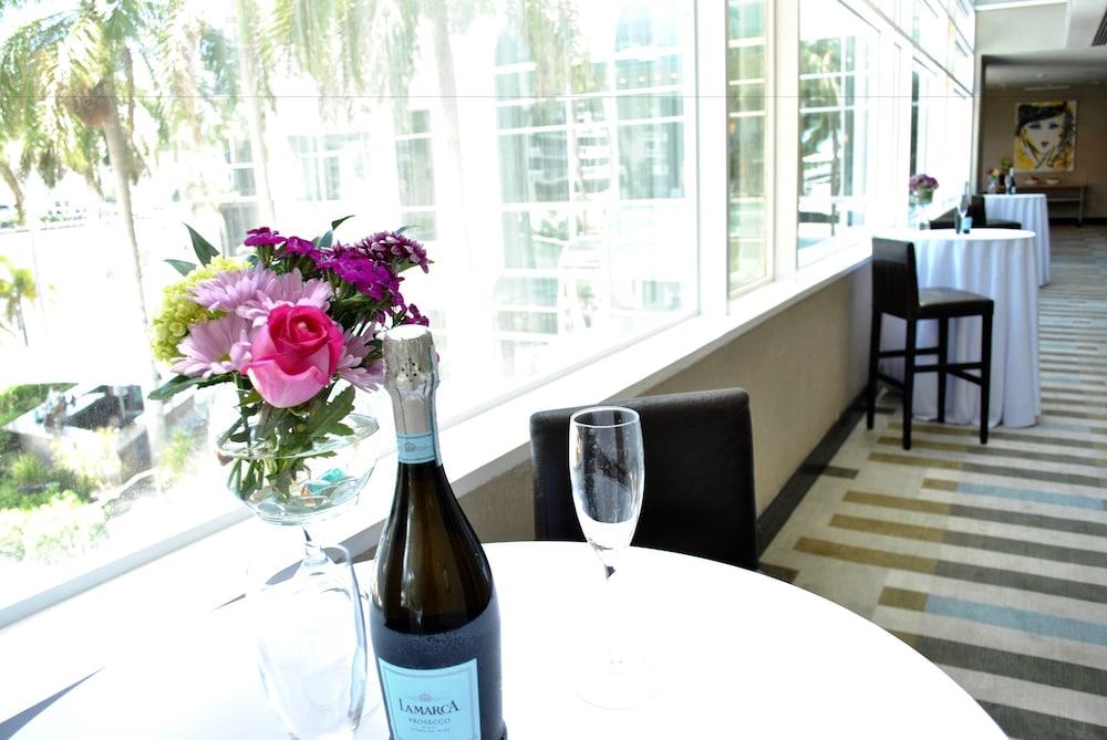 GALLERYone- A DoubleTree Suites by Hilton Hotel photo 30