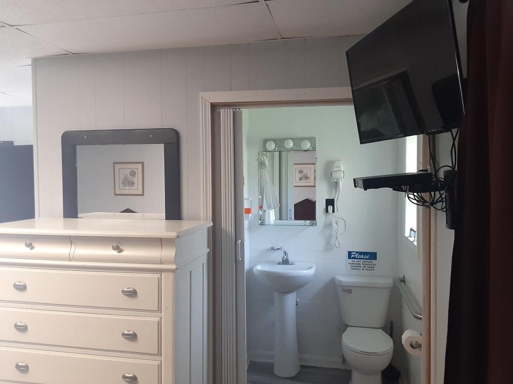 Hickory Shades Motel photo 9