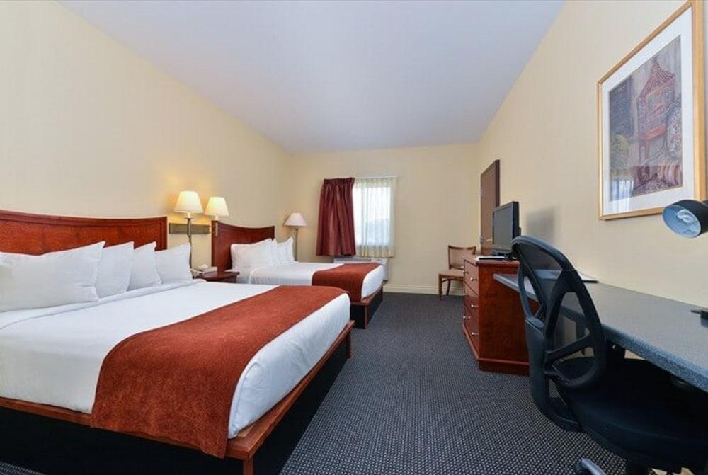 Blue Spruce Inn photo 34