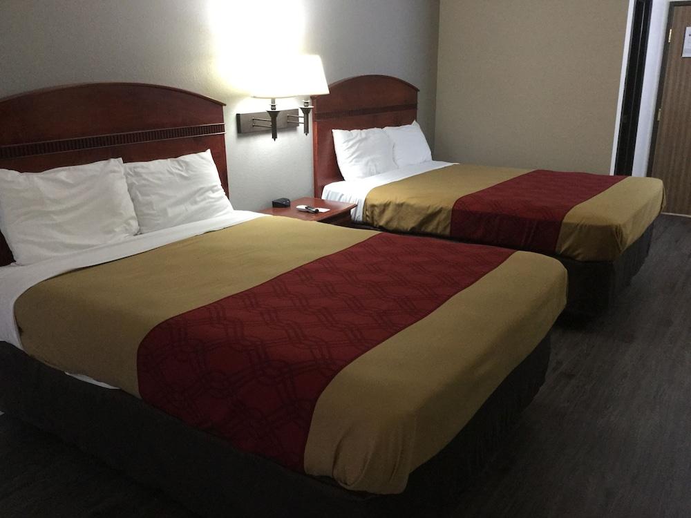 Econo Lodge Lincoln photo 2