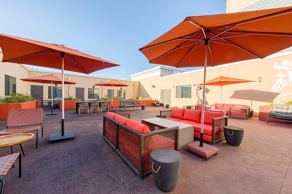 Hotel Lexen - Newhall photo 19