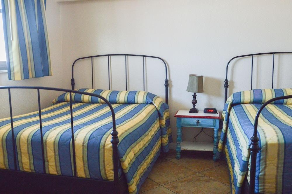 Hawaiian Inn Beach Resort photo 3