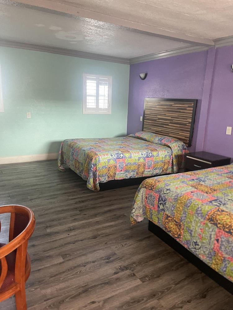 Economy Inn photo 6