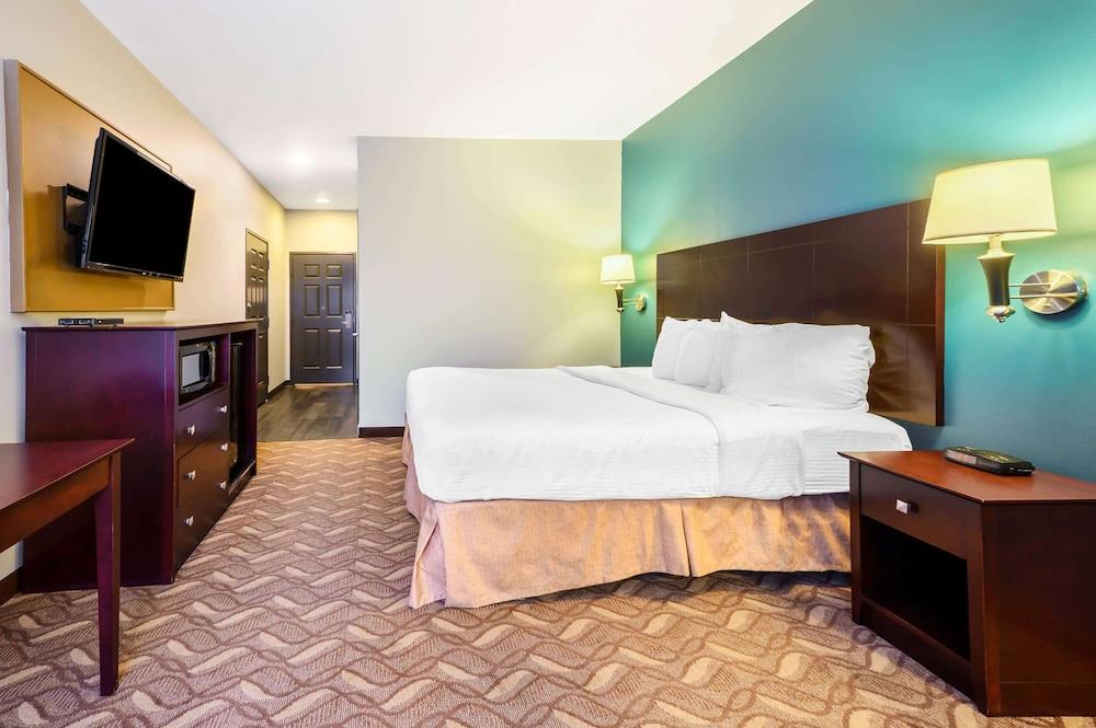 La Quinta Inn & Suites by Wyndham Longview North photo 6