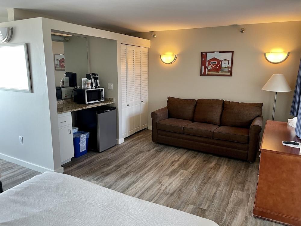 Atlantic Oceanfront Hotel photo 28