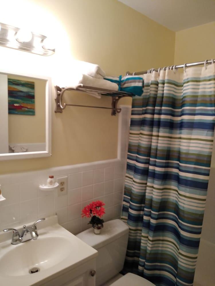 Swashbuckler Motel photo 28