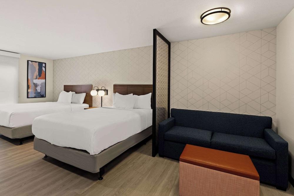 Everhome Suites Amarillo West - Medical Center photo 18