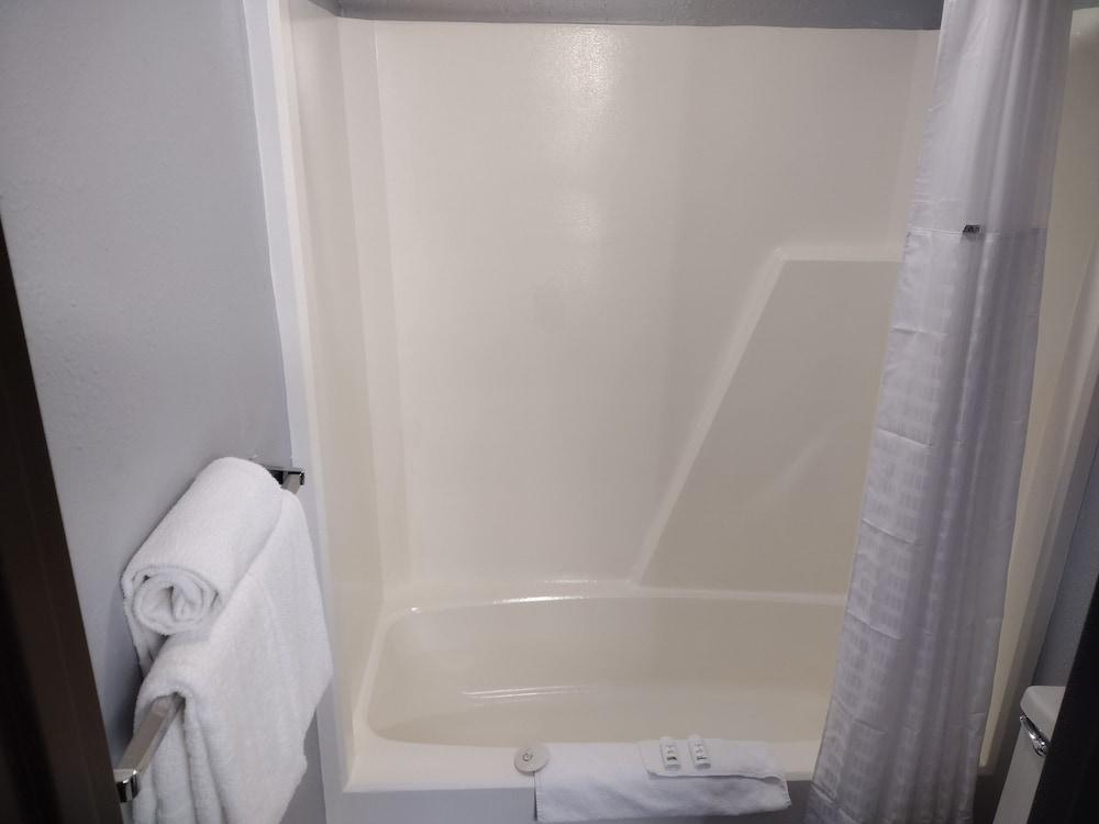 Baymont by Wyndham Duluth/Spirit Mountain photo 27