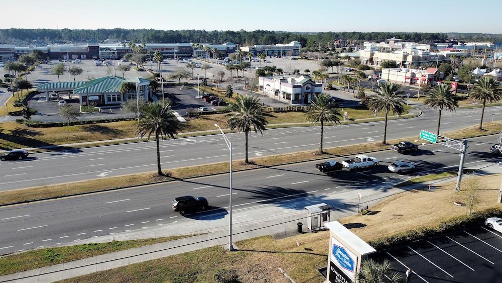 Hampton Inn & Suites Jacksonville - Beach Blvd/Mayo Clinic photo 28