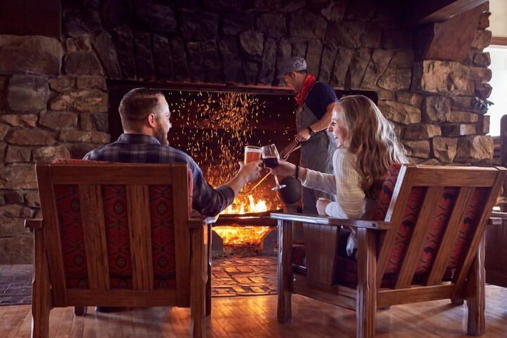 Glacier Park Lodge photo 4