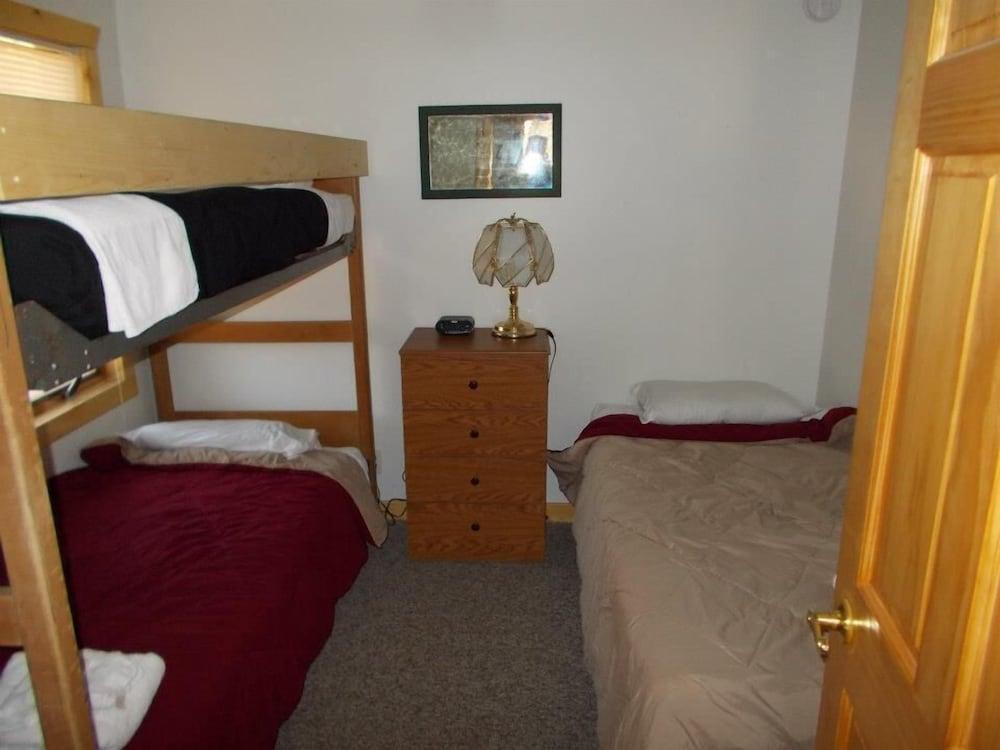 D's Base Camp photo 16