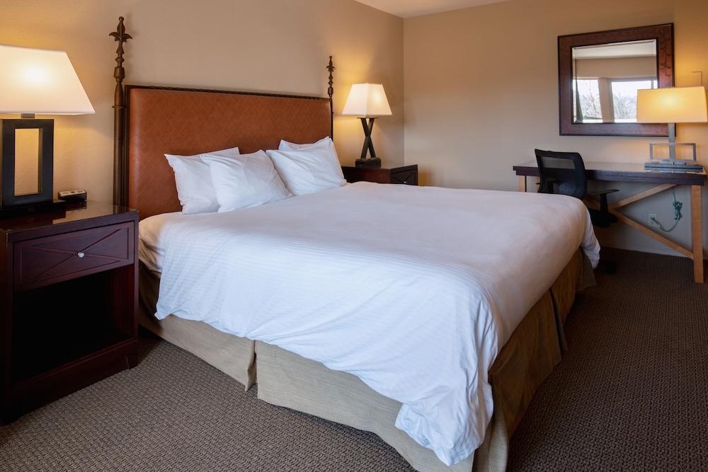 Riverside Inn photo 22