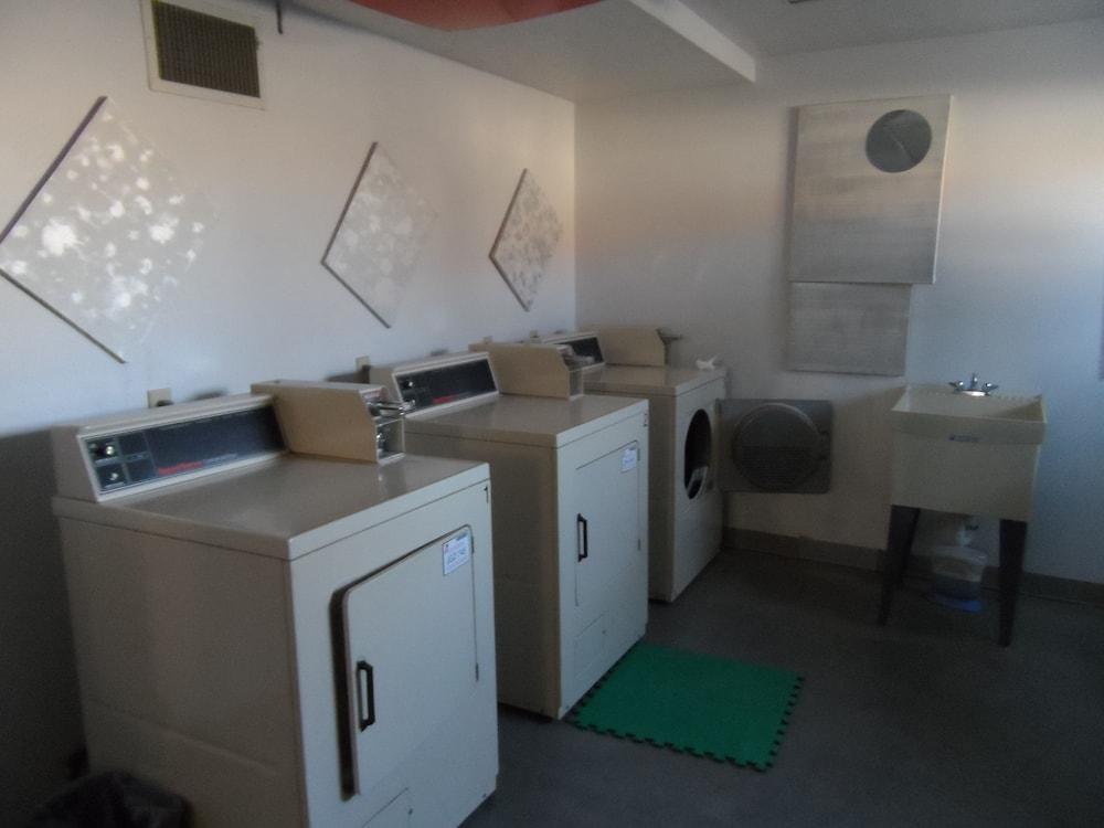 Economy Suites photo 12