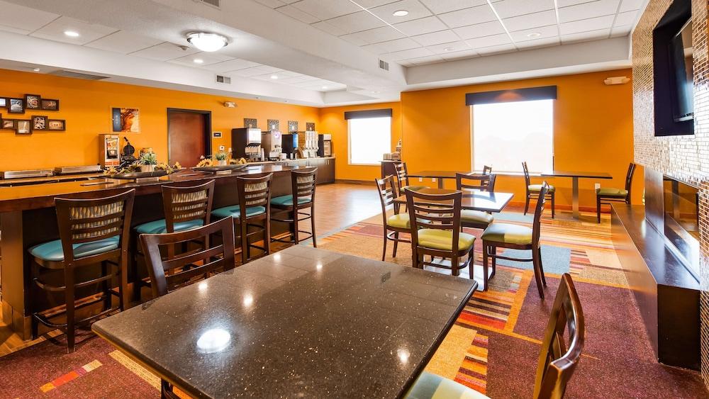 Best Western Plus Hiawatha Hotel photo 28