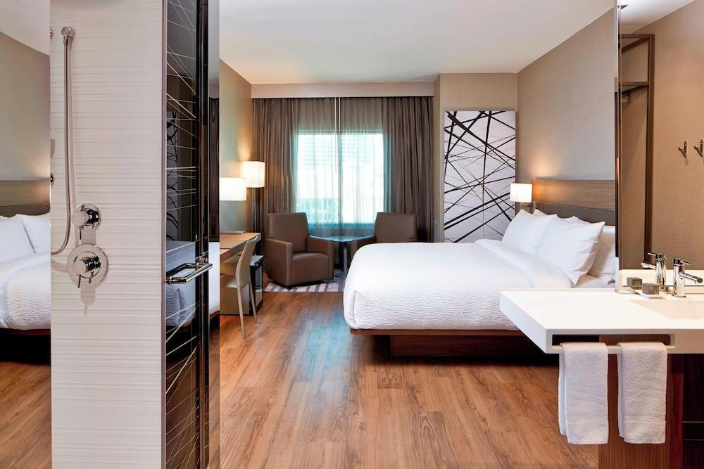 AC Hotel Atlanta Buckhead at Phipps Plaza photo 8