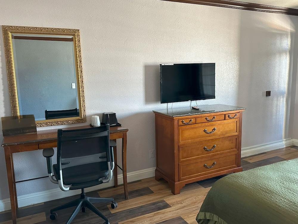 Corona Inn photo 14