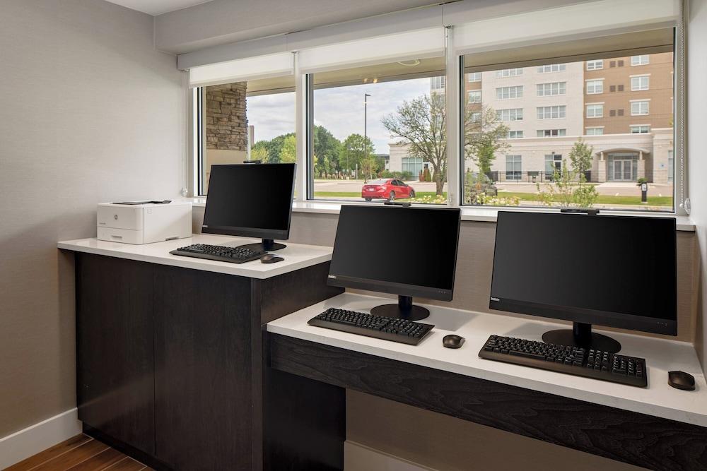 Residence Inn by Marriott Detroit Farmington Hills photo 26