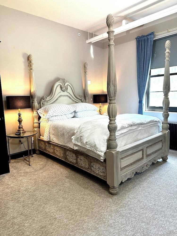 Silverton Mountain Manor photo 8