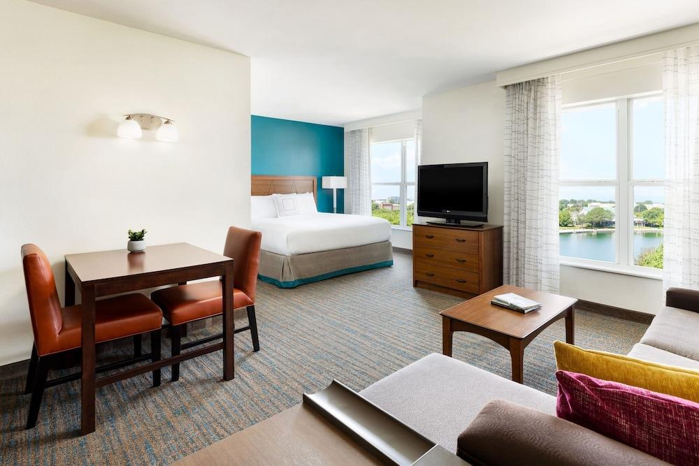 Residence Inn by Marriott Des Moines West photo 10