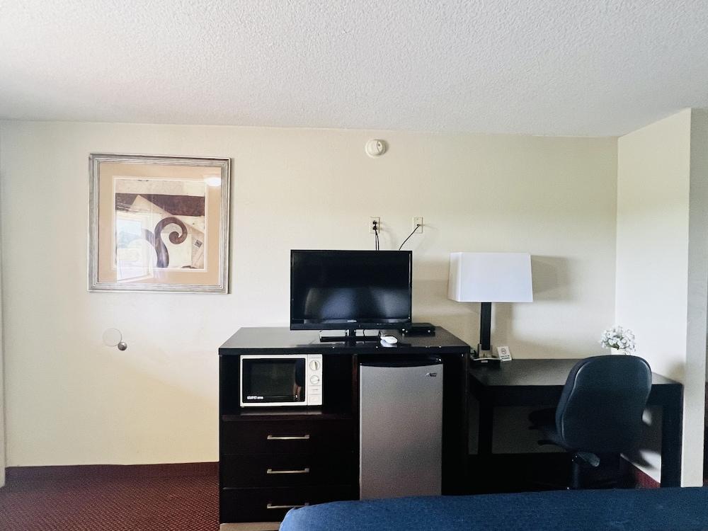 Americas Best Value Inn Edna photo 7
