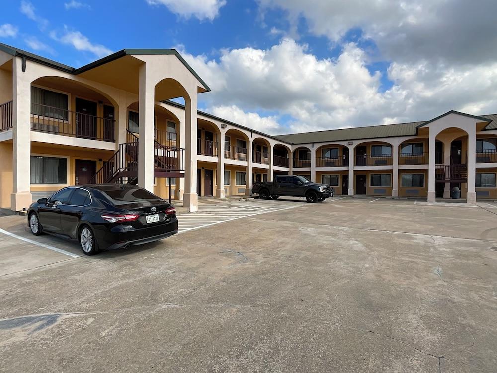 Executive inn & Suites photo 19