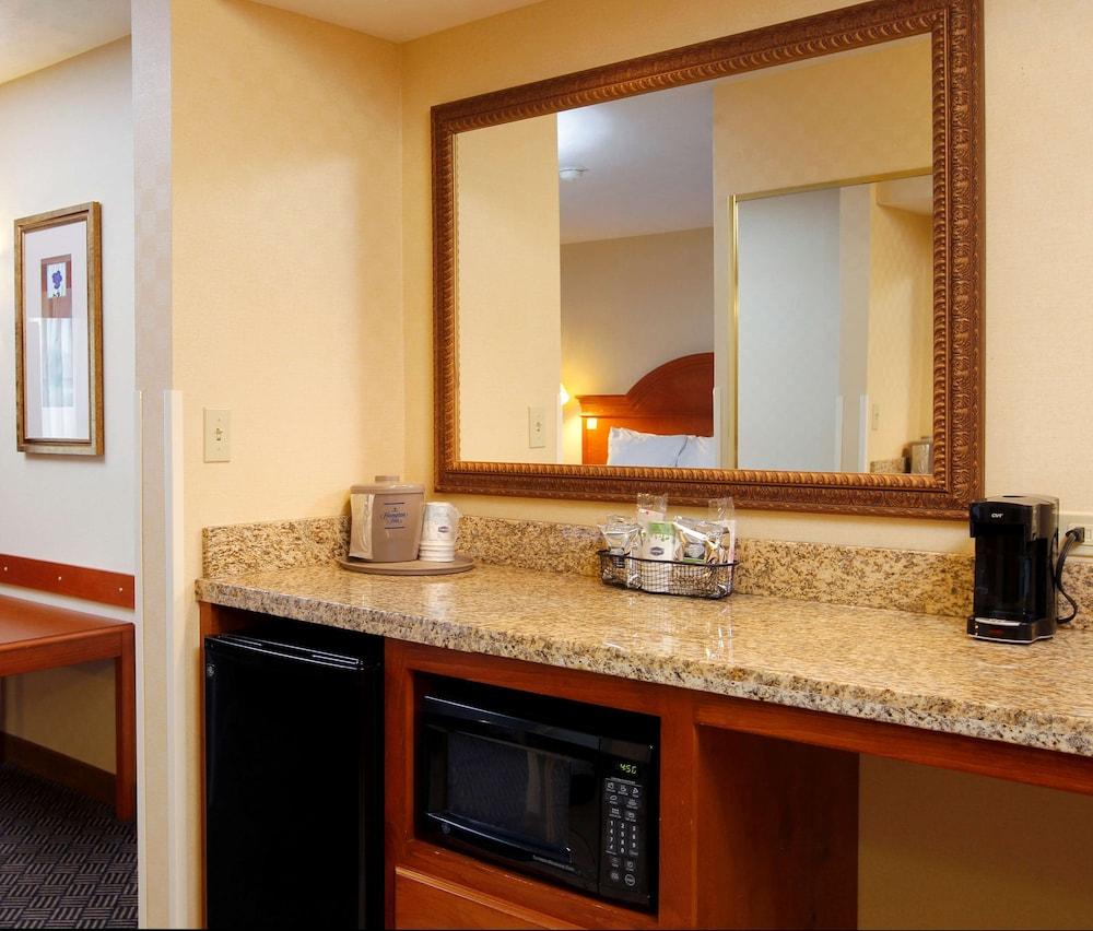 Hampton Inn Waterloo Cedar Valley photo 30