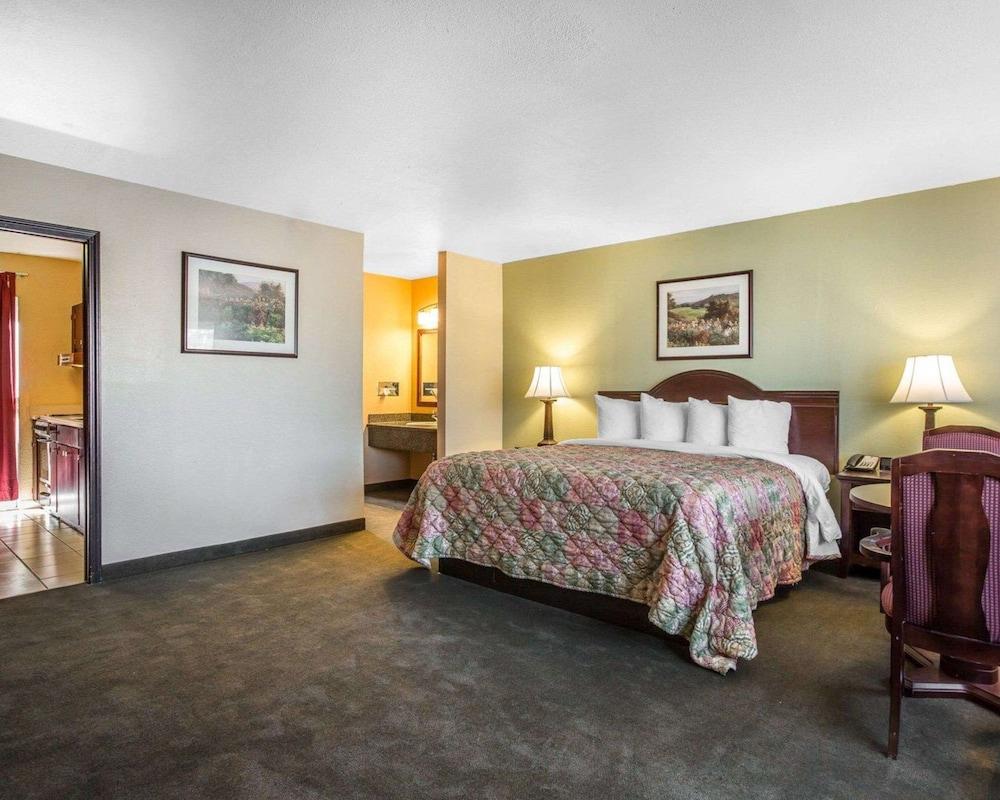 Quality Inn & Suites Cameron Park Shingle Springs photo 18