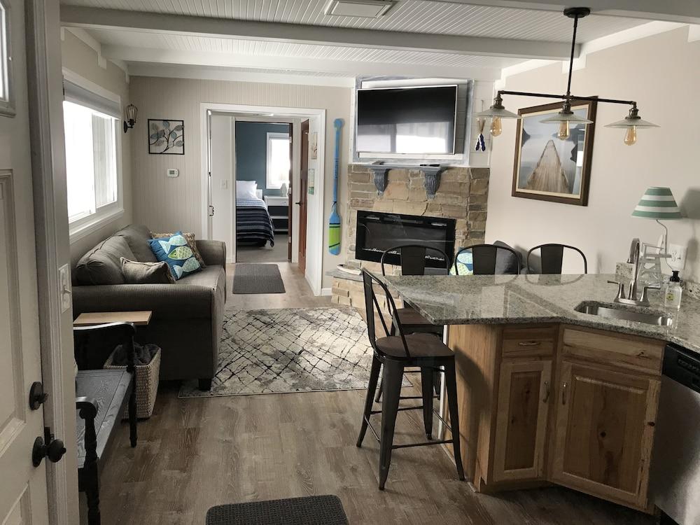 Aqua Aire Inn & Suites photo 12