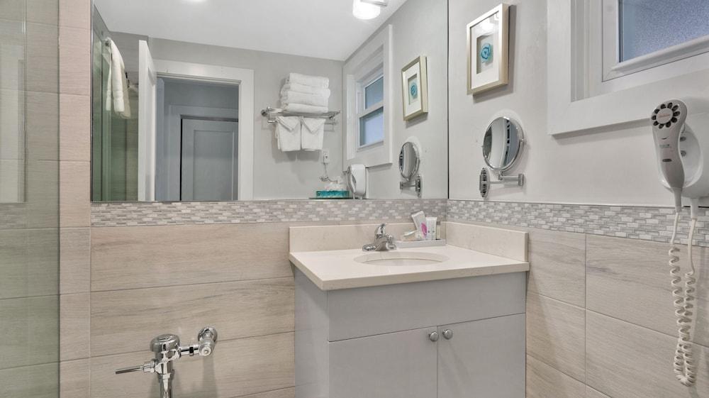 East Hampton House Resort photo 51