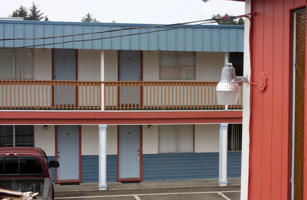 Heidis Inn Ilwaco photo 13