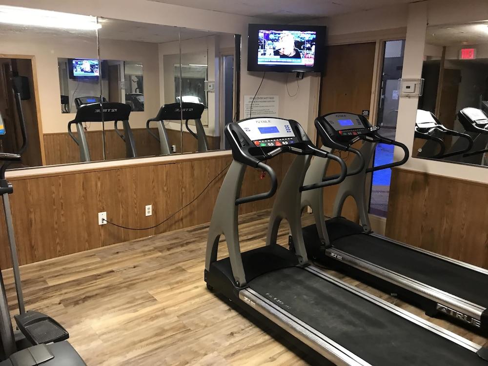 Ramada by Wyndham Albert Lea photo 77