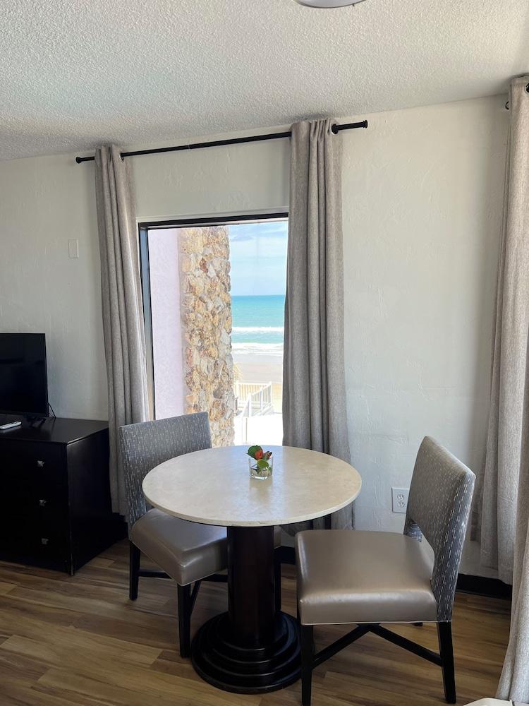 Flamingo Inn Beachfront photo 19