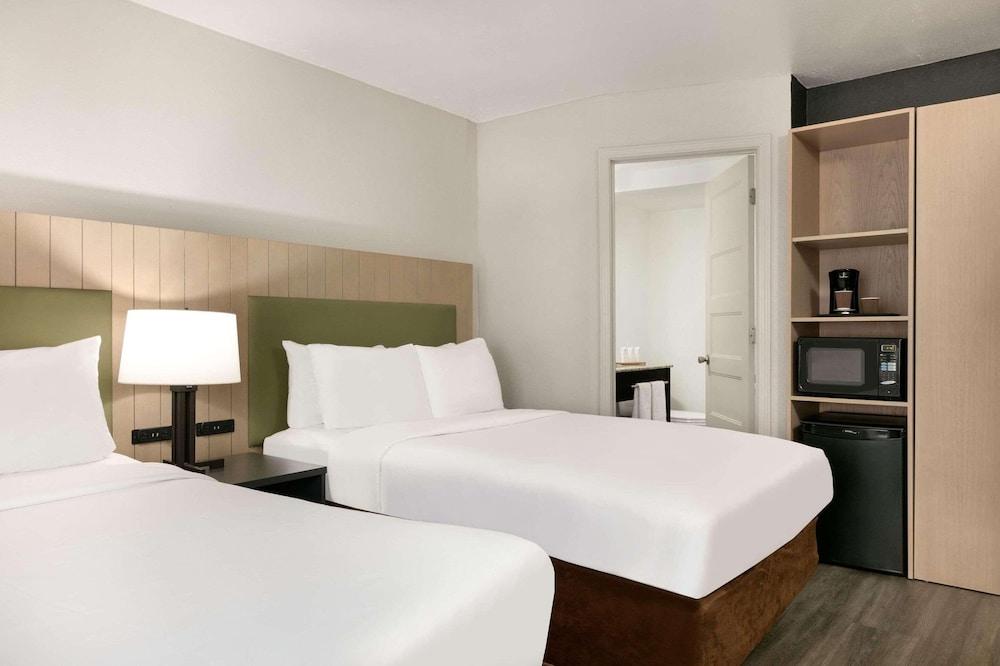 Country Inn & Suites by Radisson, Roanoke Rapids, NC photo 20