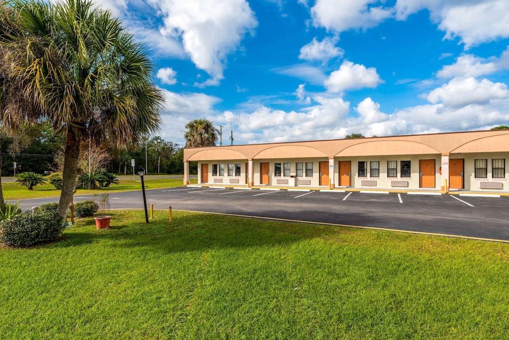 Econo Lodge Crystal River photo 14