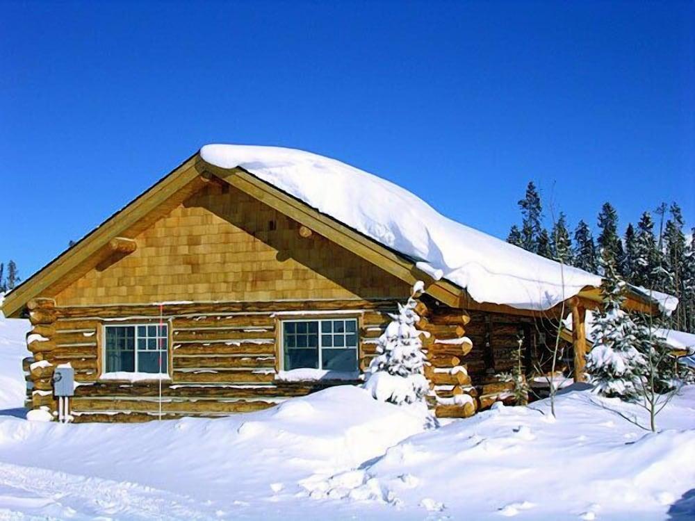 Cowboy Heaven Cabins — hotel in Big Sky