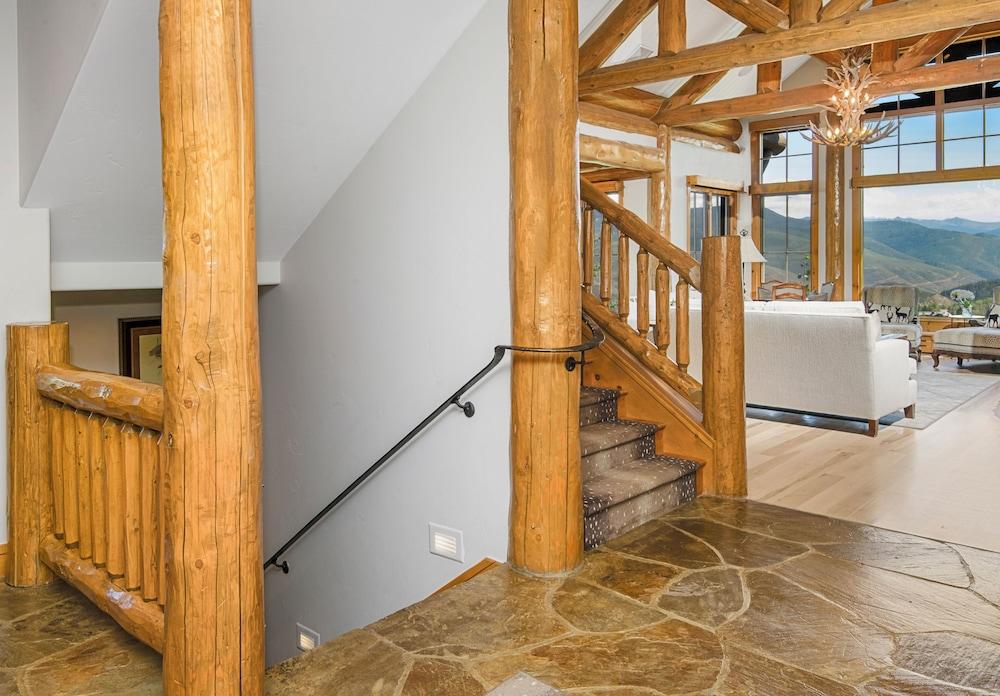 Snowberry by Elevation Accommodations photo 32