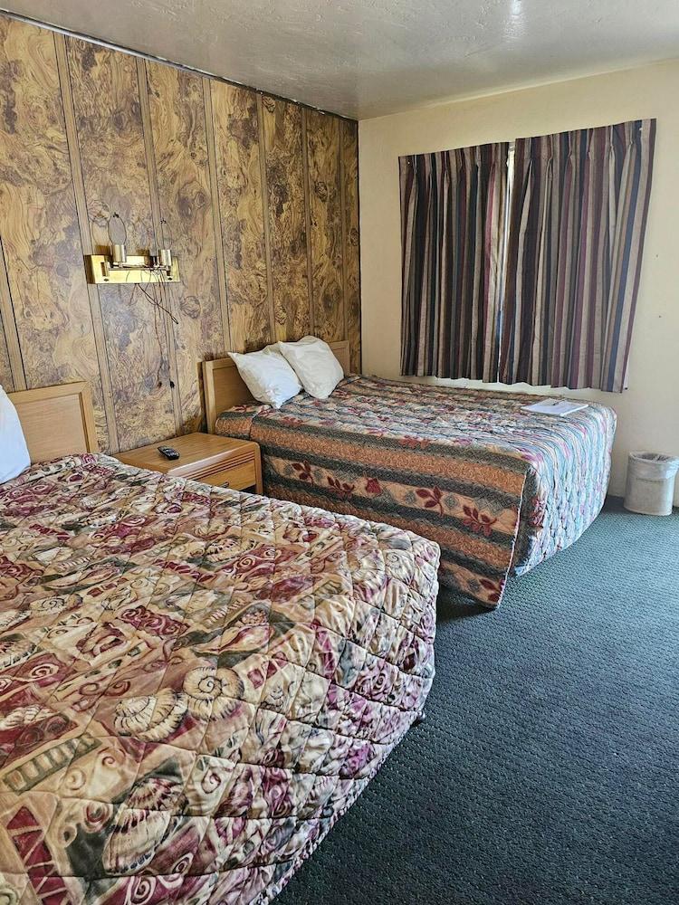 Discovery Inn Near Six Flags Vallejo Napa Valley CA photo 15