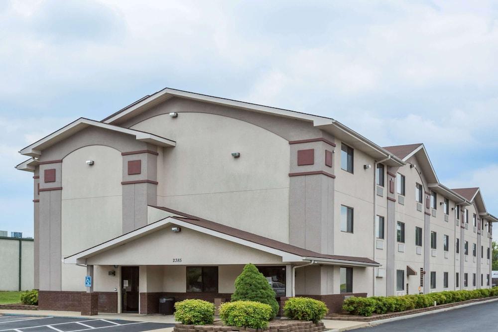 Super 8 by Wyndham Danville VA — hotel in Danville