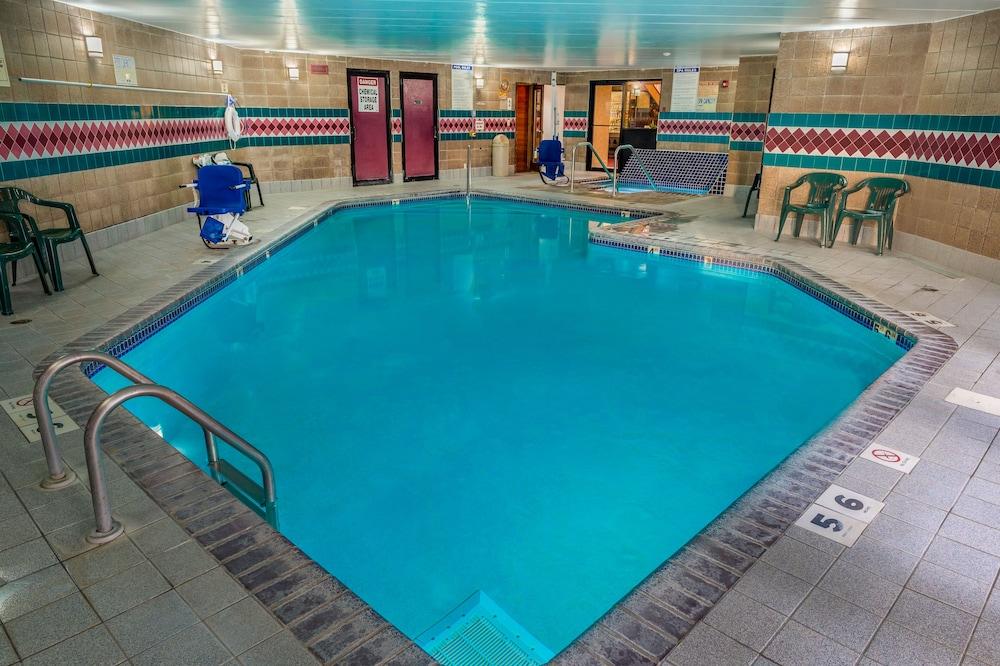 Prime Rate Inn photo 36