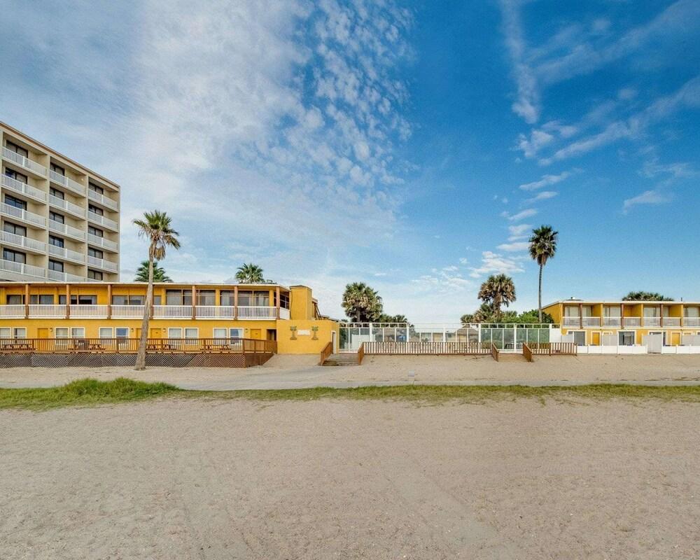 Quality Inn & Suites Corpus Christi Beachside photo 18