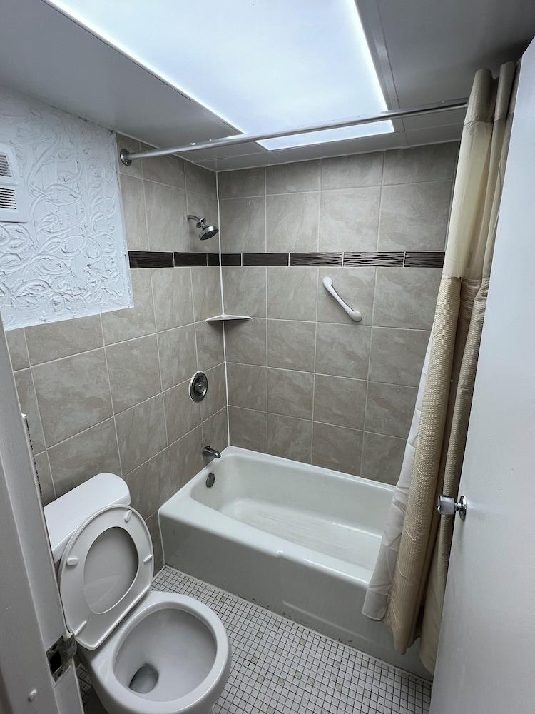 Economy Inn photo 7