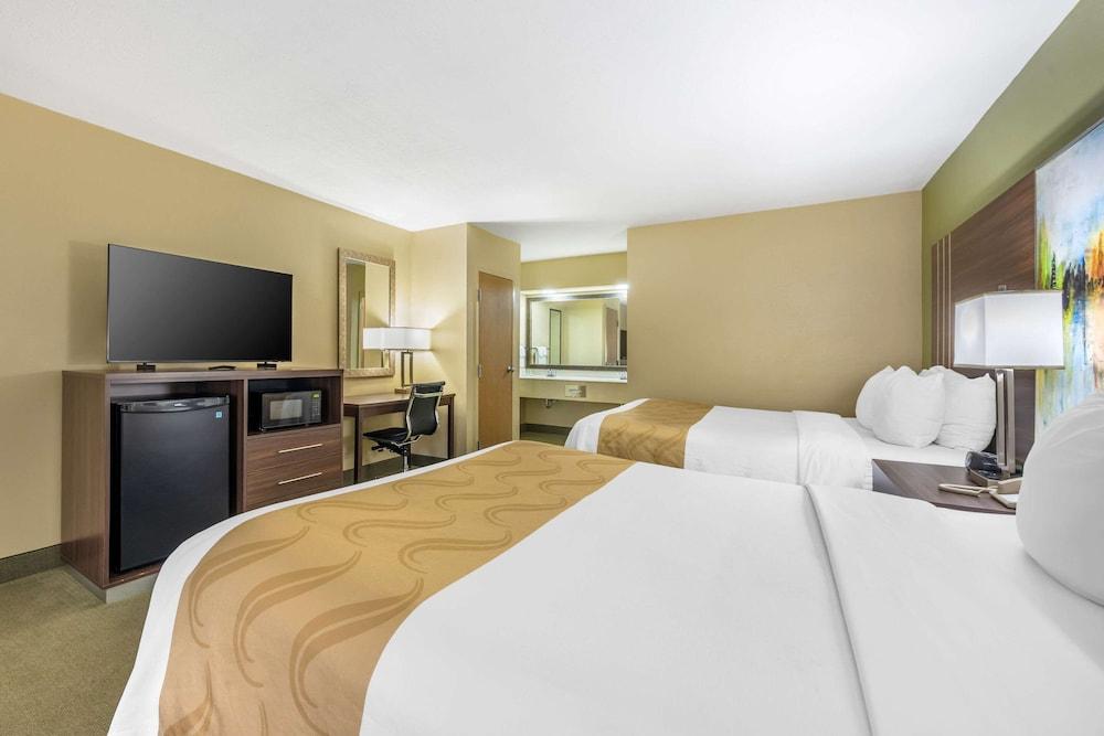 Quality Inn Paris photo 18