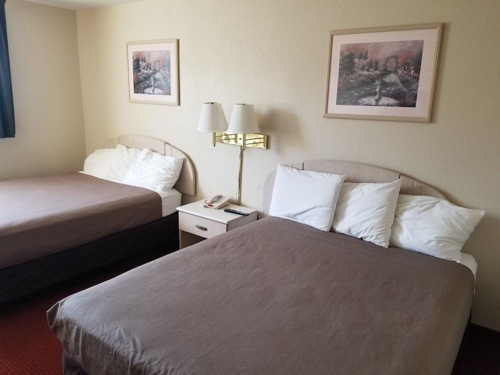 Americas Stay Inn photo 20