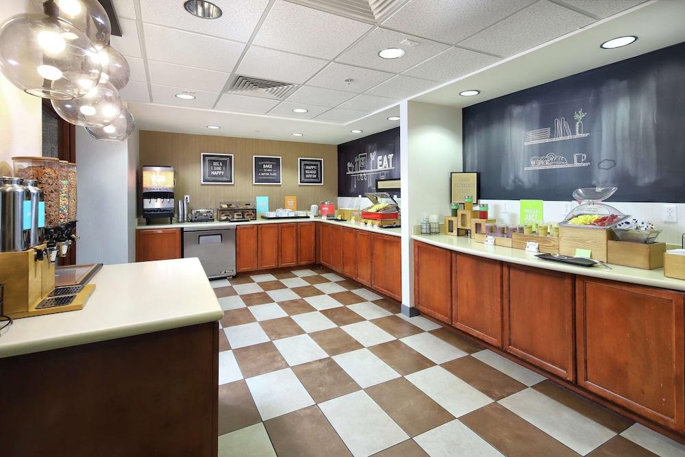 Hampton Inn & Suites Tucson East/Williams Center photo 25