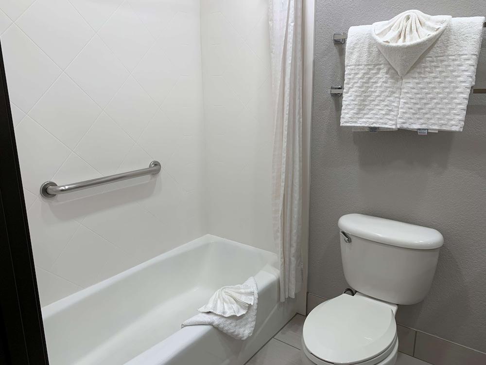 Best Western Plus Yukon photo 9