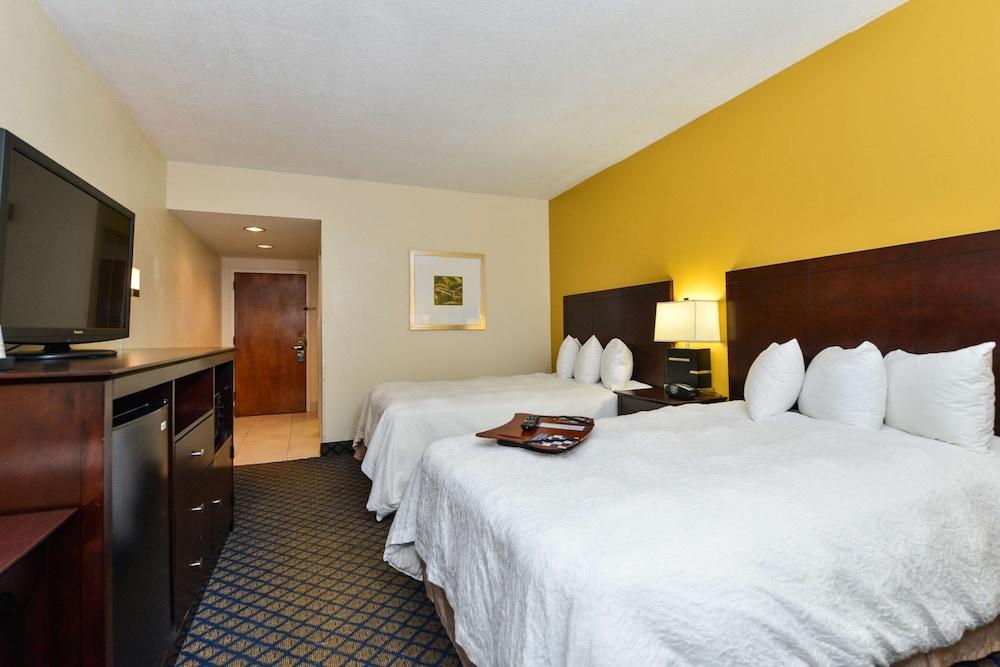 Hampton Inn by Hilton Petersburg Fort Lee photo 21