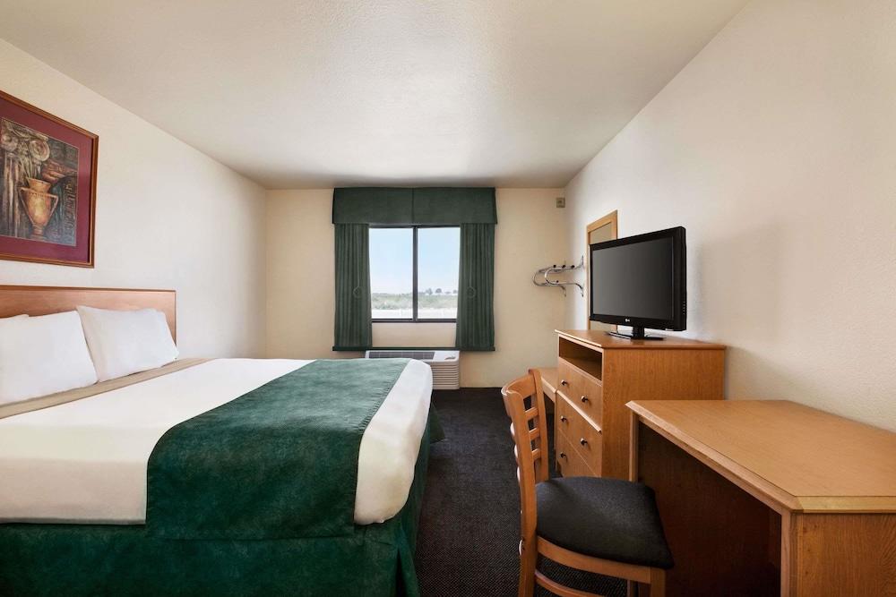 Travelodge by Wyndham Pecos photo 3