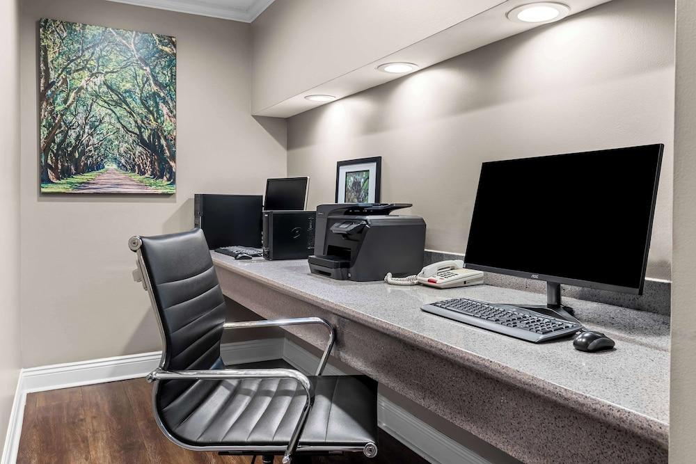 Best Western Forest Inn photo 39